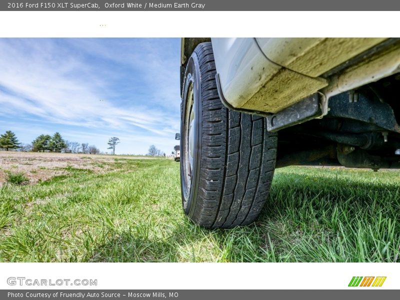 Oxford White / Medium Earth Gray 2016 Ford F150 XLT SuperCab