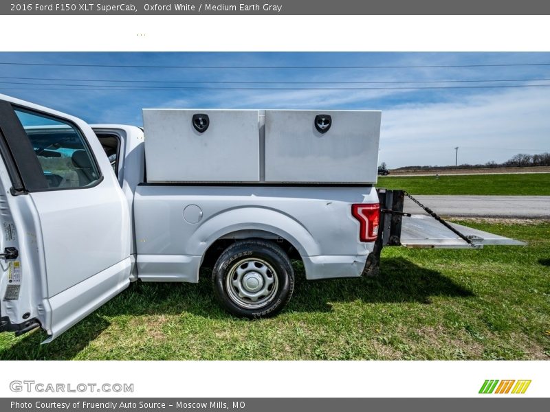 Oxford White / Medium Earth Gray 2016 Ford F150 XLT SuperCab