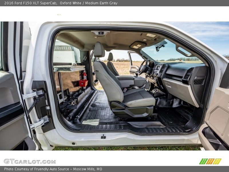 Oxford White / Medium Earth Gray 2016 Ford F150 XLT SuperCab