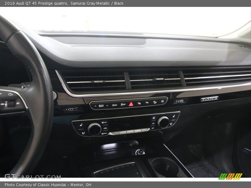 Samurai Gray Metallic / Black 2019 Audi Q7 45 Prestige quattro