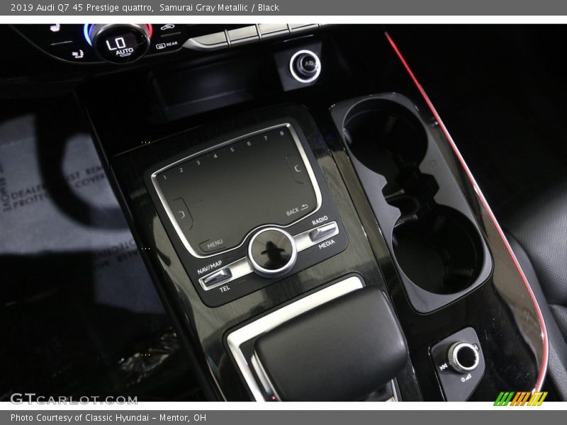 Samurai Gray Metallic / Black 2019 Audi Q7 45 Prestige quattro
