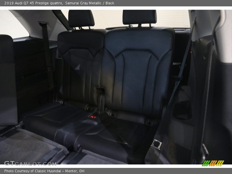 Samurai Gray Metallic / Black 2019 Audi Q7 45 Prestige quattro