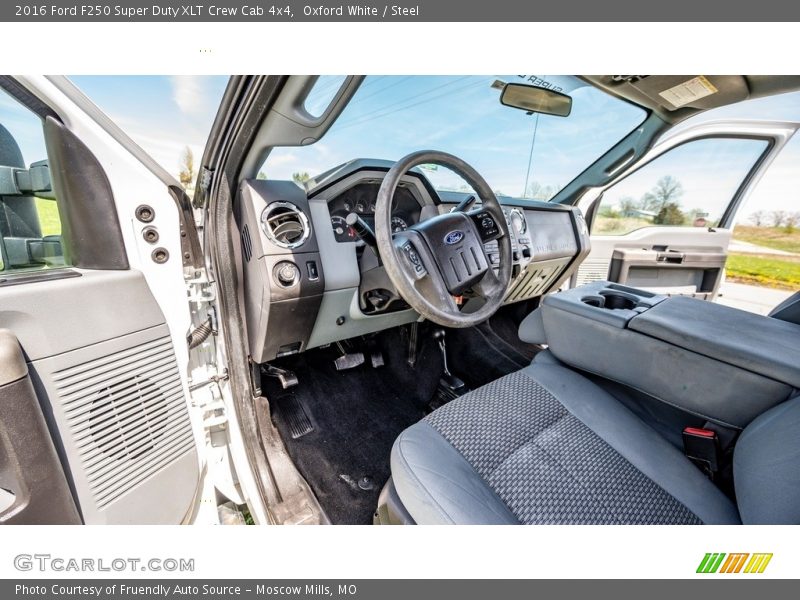 Oxford White / Steel 2016 Ford F250 Super Duty XLT Crew Cab 4x4