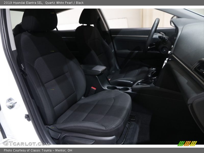 Quartz White Pearl / Black 2019 Hyundai Elantra SEL