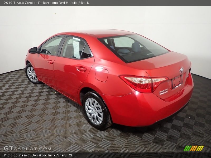 Barcelona Red Metallic / Black 2019 Toyota Corolla LE