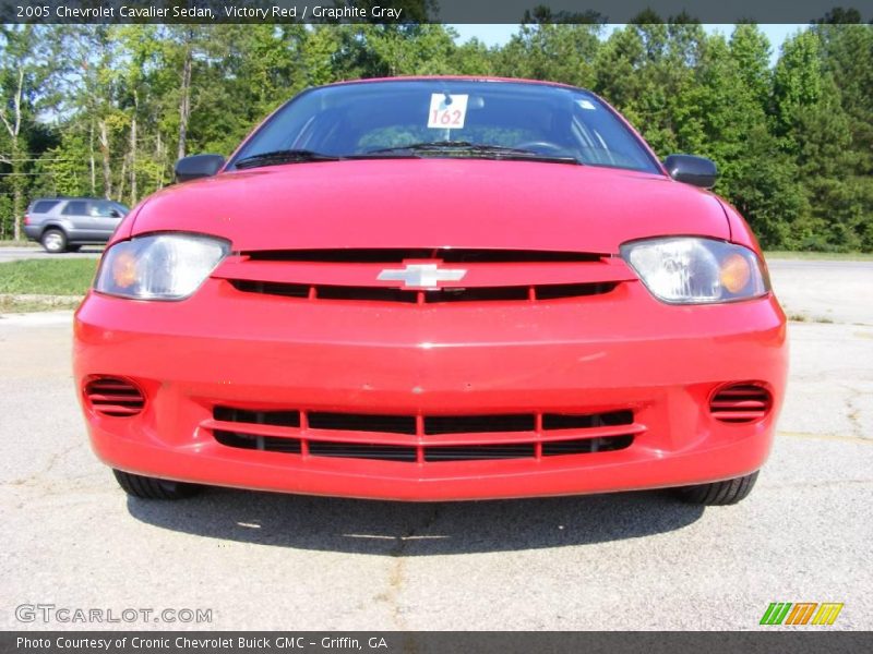 Victory Red / Graphite Gray 2005 Chevrolet Cavalier Sedan