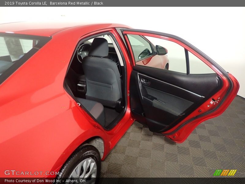 Barcelona Red Metallic / Black 2019 Toyota Corolla LE