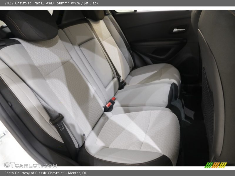 Summit White / Jet Black 2022 Chevrolet Trax LS AWD