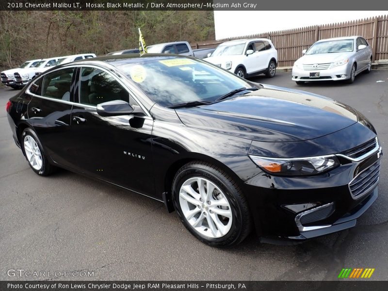 Front 3/4 View of 2018 Malibu LT