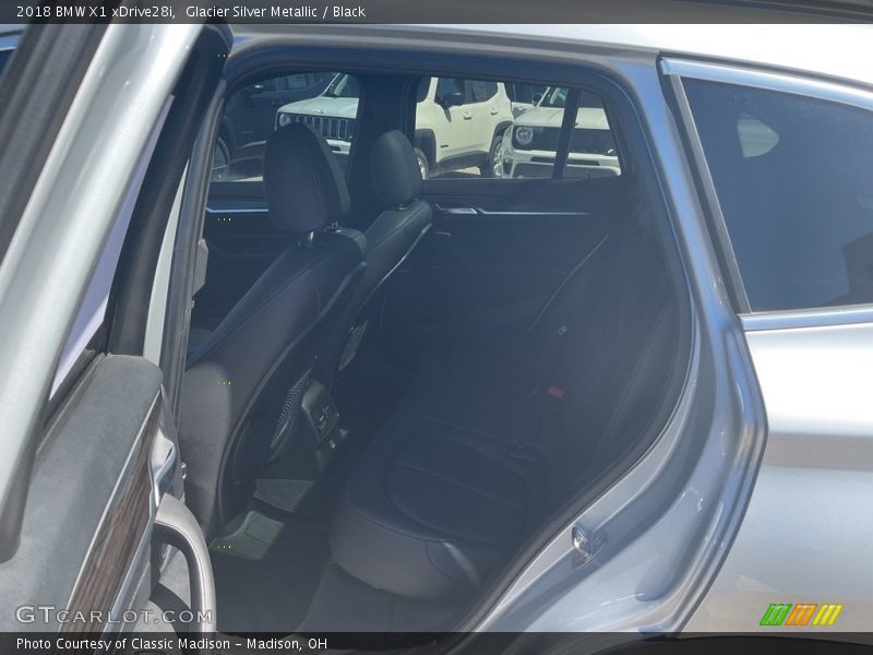 Glacier Silver Metallic / Black 2018 BMW X1 xDrive28i