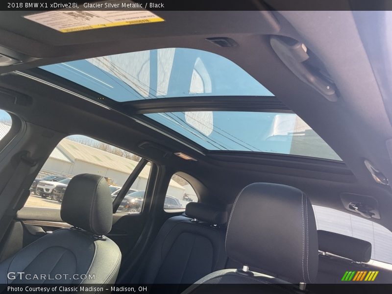 Glacier Silver Metallic / Black 2018 BMW X1 xDrive28i