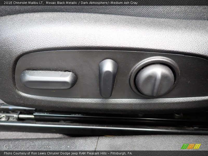 Mosaic Black Metallic / Dark Atmosphere/­Medium Ash Gray 2018 Chevrolet Malibu LT