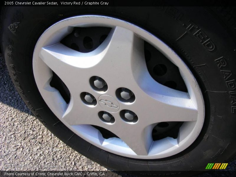Victory Red / Graphite Gray 2005 Chevrolet Cavalier Sedan