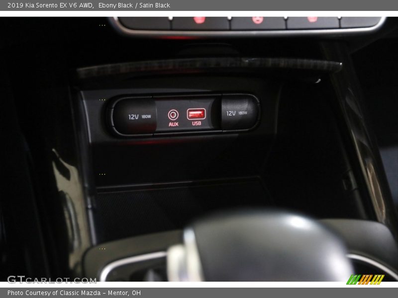 Ebony Black / Satin Black 2019 Kia Sorento EX V6 AWD