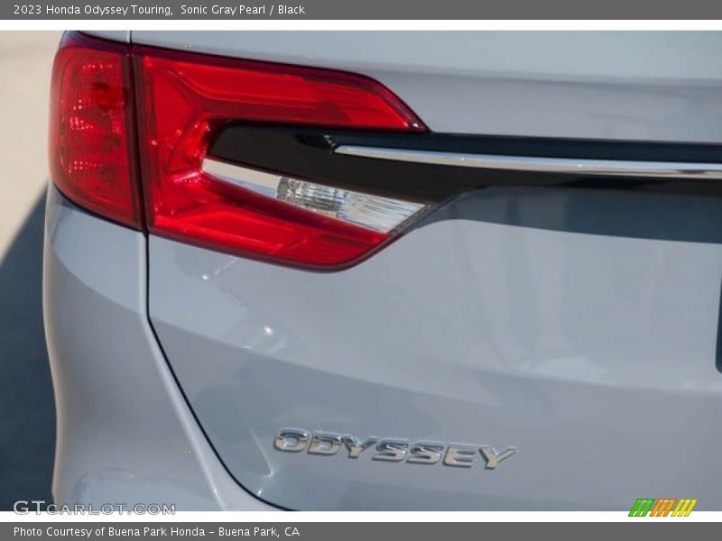 Sonic Gray Pearl / Black 2023 Honda Odyssey Touring