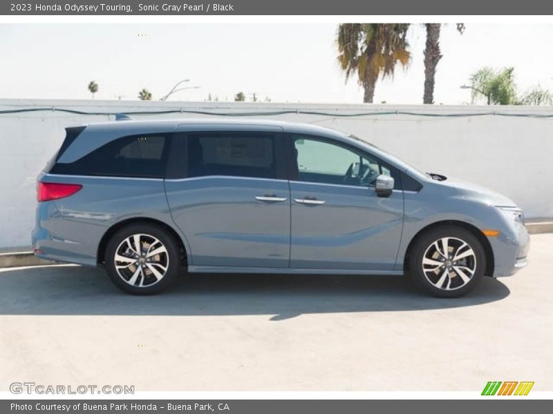 Sonic Gray Pearl / Black 2023 Honda Odyssey Touring