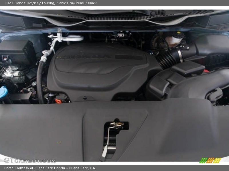 Sonic Gray Pearl / Black 2023 Honda Odyssey Touring