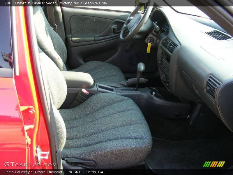 Victory Red / Graphite Gray 2005 Chevrolet Cavalier Sedan
