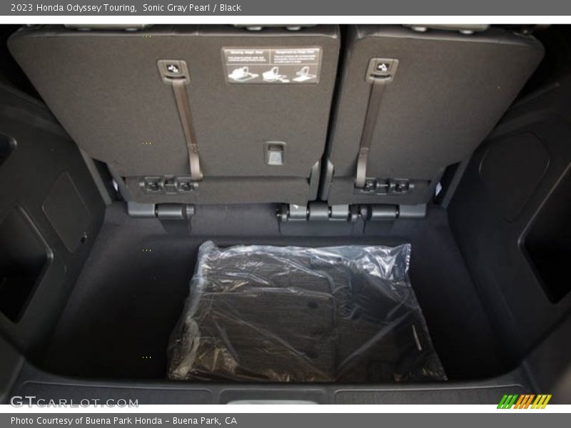 Sonic Gray Pearl / Black 2023 Honda Odyssey Touring