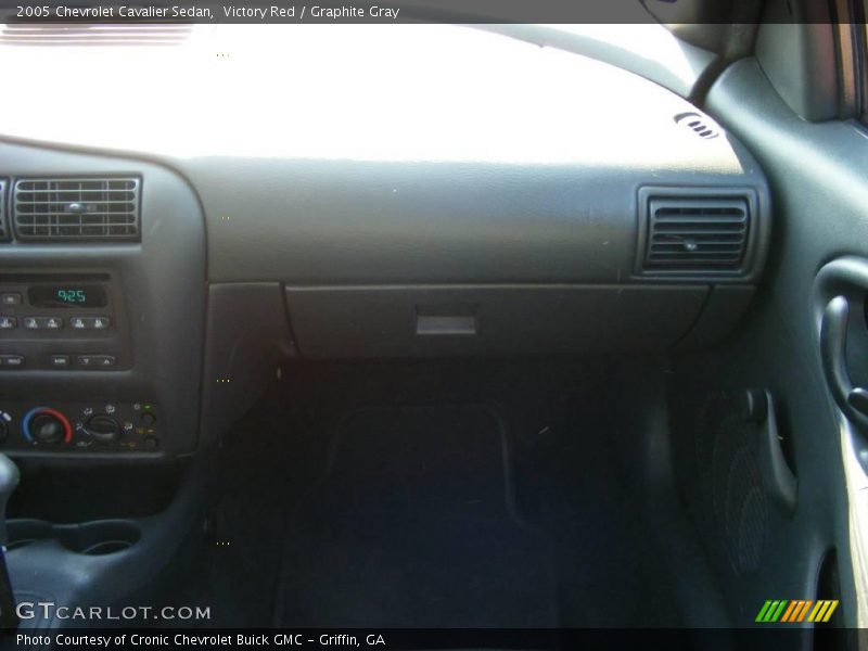 Victory Red / Graphite Gray 2005 Chevrolet Cavalier Sedan