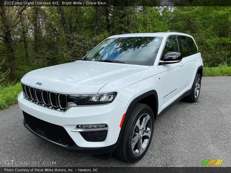 Bright White / Global Black 2023 Jeep Grand Cherokee 4XE