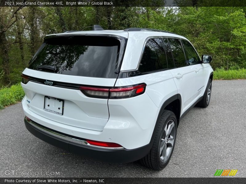 Bright White / Global Black 2023 Jeep Grand Cherokee 4XE