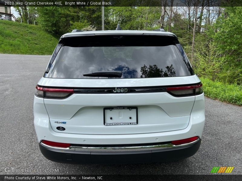 Bright White / Global Black 2023 Jeep Grand Cherokee 4XE