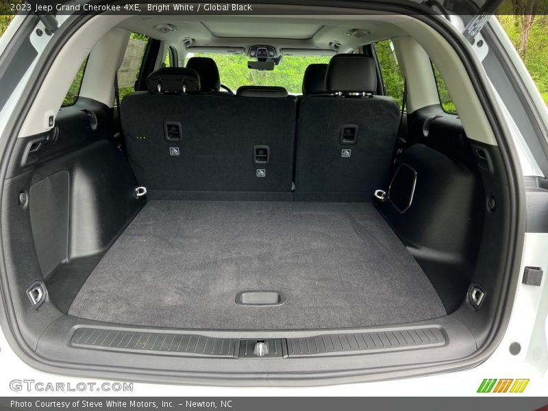  2023 Grand Cherokee 4XE Trunk