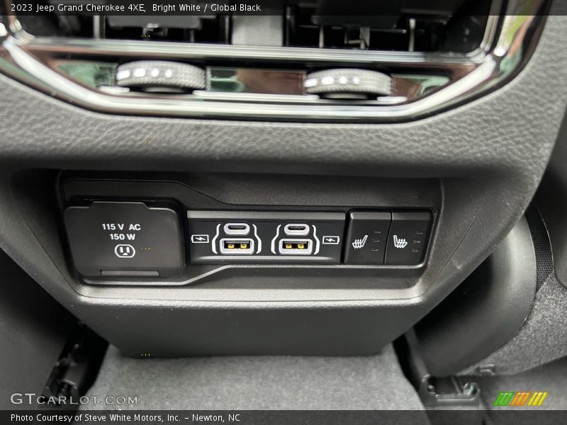 Bright White / Global Black 2023 Jeep Grand Cherokee 4XE