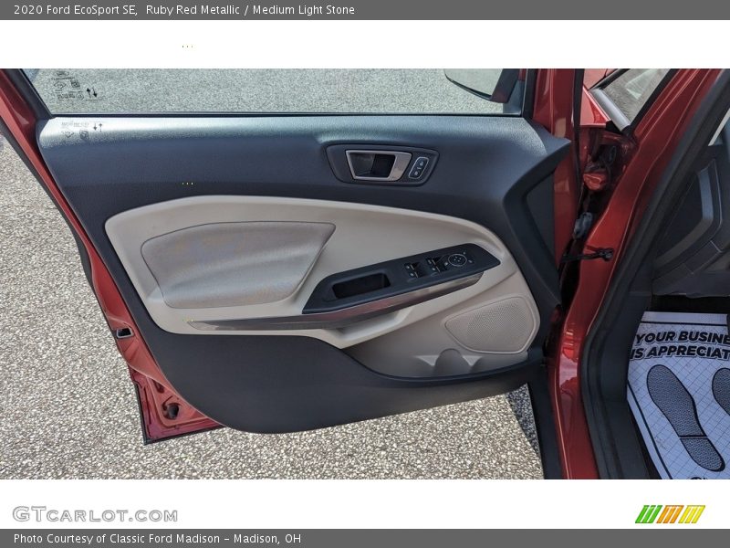 Ruby Red Metallic / Medium Light Stone 2020 Ford EcoSport SE
