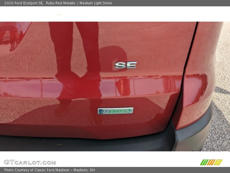 Ruby Red Metallic / Medium Light Stone 2020 Ford EcoSport SE