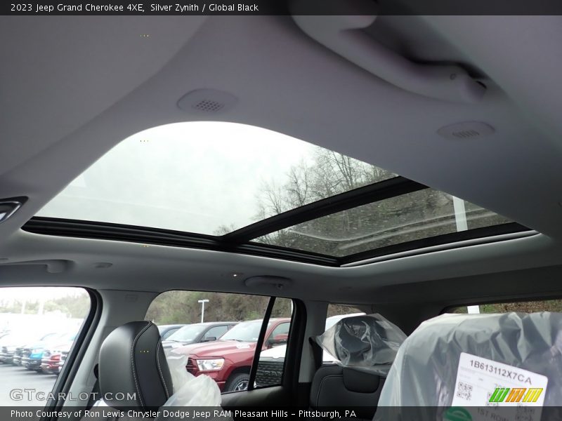 Sunroof of 2023 Grand Cherokee 4XE