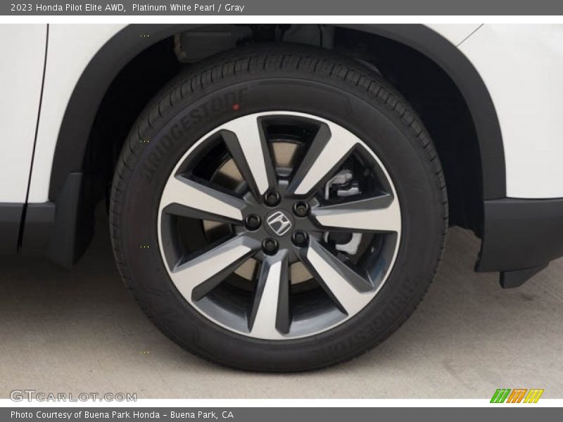 Platinum White Pearl / Gray 2023 Honda Pilot Elite AWD