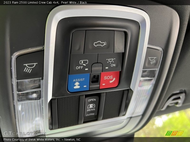 Controls of 2023 2500 Limited Crew Cab 4x4