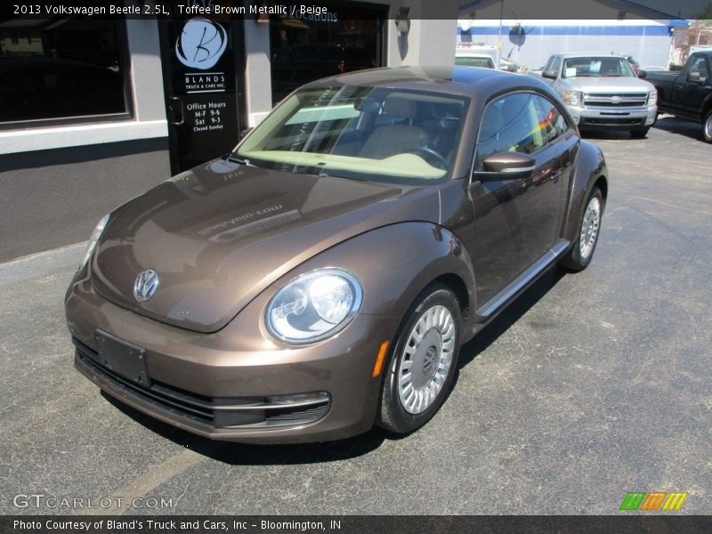 Toffee Brown Metallic / Beige 2013 Volkswagen Beetle 2.5L