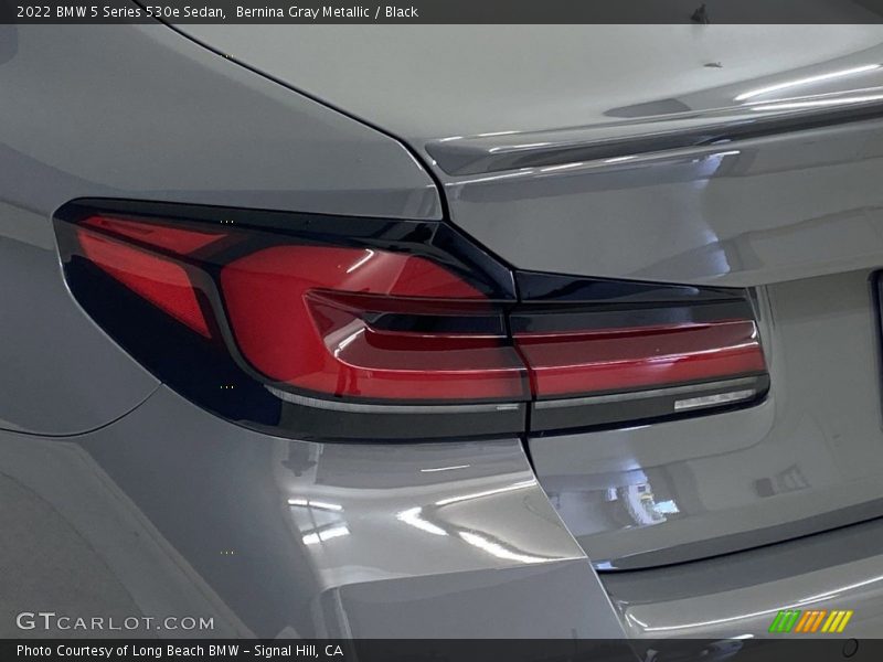 Bernina Gray Metallic / Black 2022 BMW 5 Series 530e Sedan