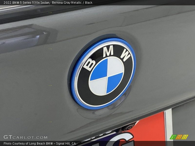 Bernina Gray Metallic / Black 2022 BMW 5 Series 530e Sedan