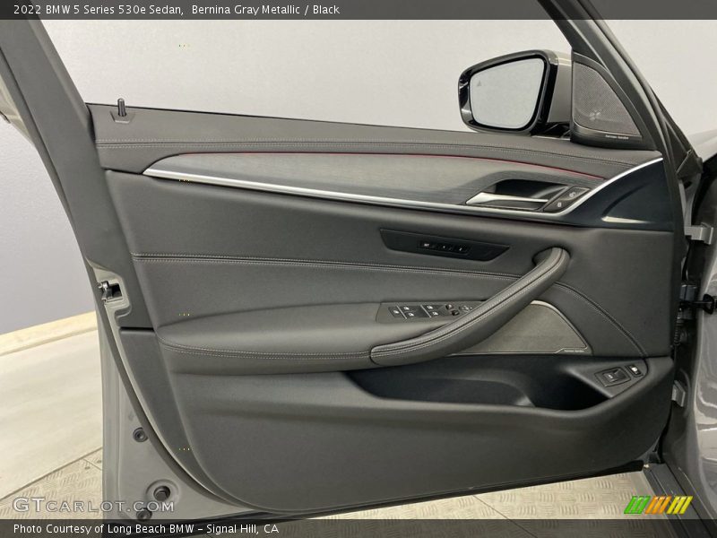 Bernina Gray Metallic / Black 2022 BMW 5 Series 530e Sedan