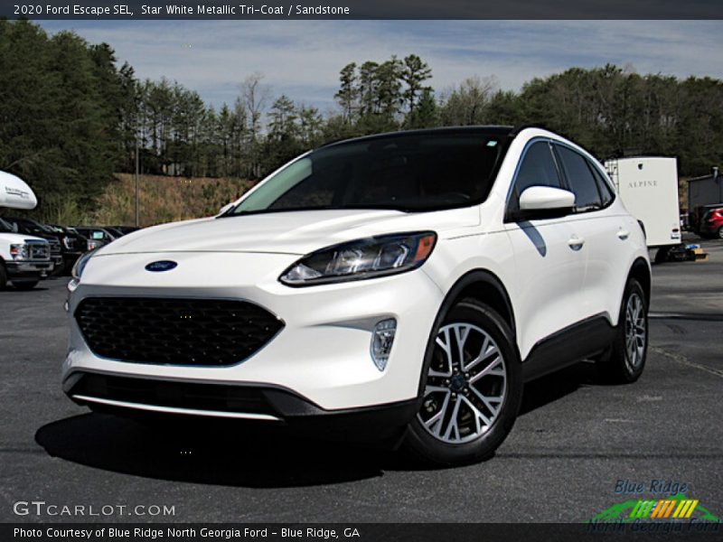 Front 3/4 View of 2020 Escape SEL