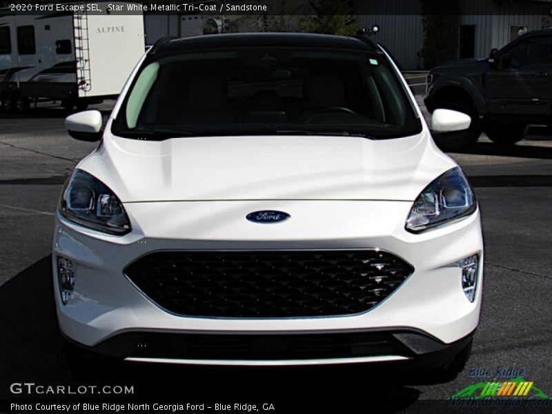 Star White Metallic Tri-Coat / Sandstone 2020 Ford Escape SEL