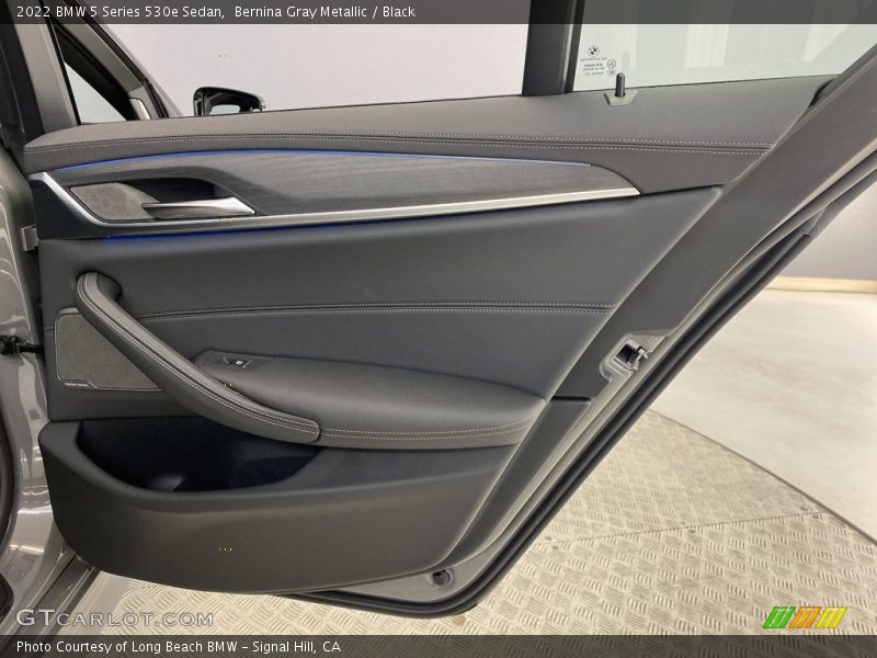 Bernina Gray Metallic / Black 2022 BMW 5 Series 530e Sedan