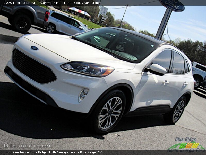 Star White Metallic Tri-Coat / Sandstone 2020 Ford Escape SEL