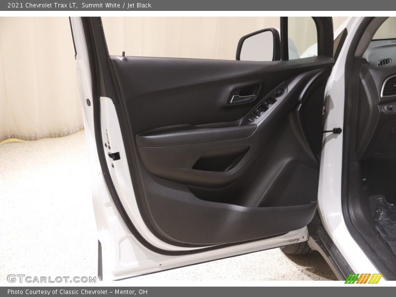 Summit White / Jet Black 2021 Chevrolet Trax LT