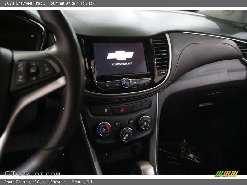 Summit White / Jet Black 2021 Chevrolet Trax LT