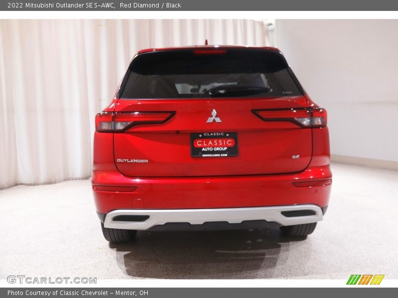 Red Diamond / Black 2022 Mitsubishi Outlander SE S-AWC