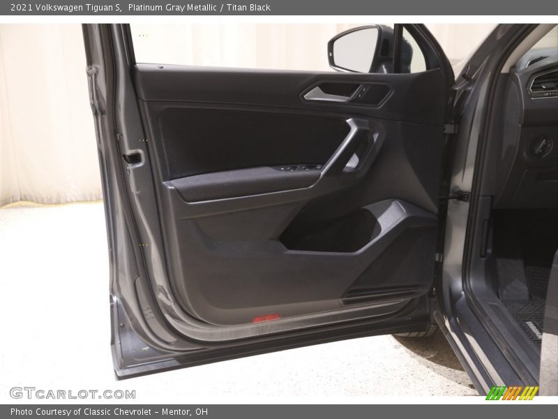 Platinum Gray Metallic / Titan Black 2021 Volkswagen Tiguan S