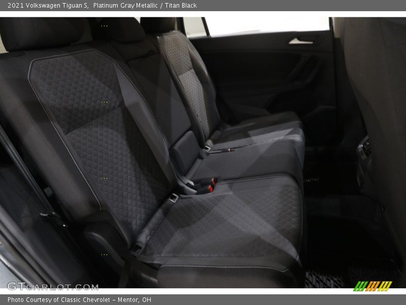 Platinum Gray Metallic / Titan Black 2021 Volkswagen Tiguan S