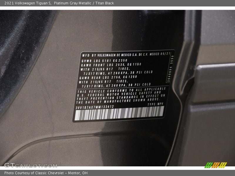 Platinum Gray Metallic / Titan Black 2021 Volkswagen Tiguan S