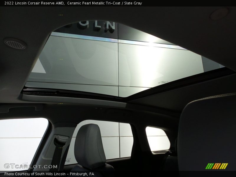 Ceramic Pearl Metallic Tri-Coat / Slate Gray 2022 Lincoln Corsair Reserve AWD