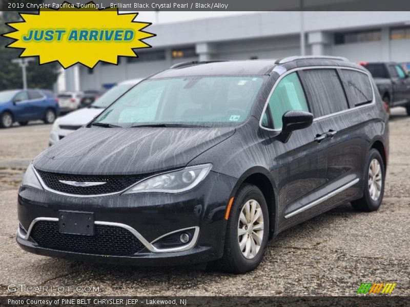 Brilliant Black Crystal Pearl / Black/Alloy 2019 Chrysler Pacifica Touring L